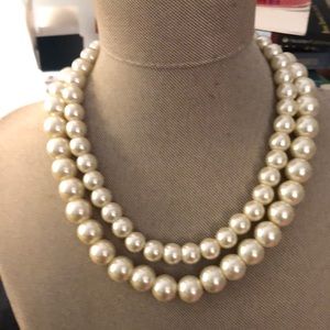 Faux pearl choker